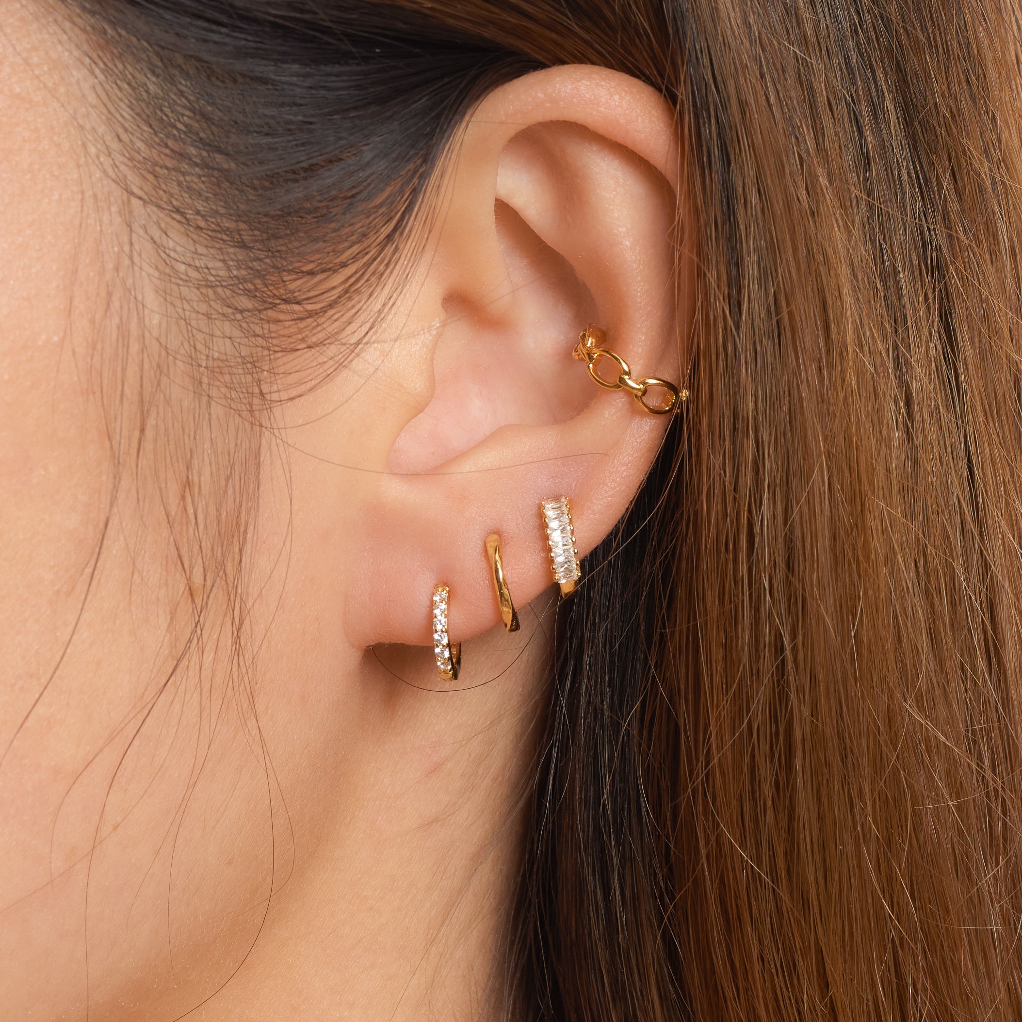 Implant Grade Titanium Gold PVD Aqua White CZ Pave Hinged Helix Clicker Hoop Implant Grade Titanium Gold PVD Aqua White CZ Pave Hinged Helix Clicker Hoop